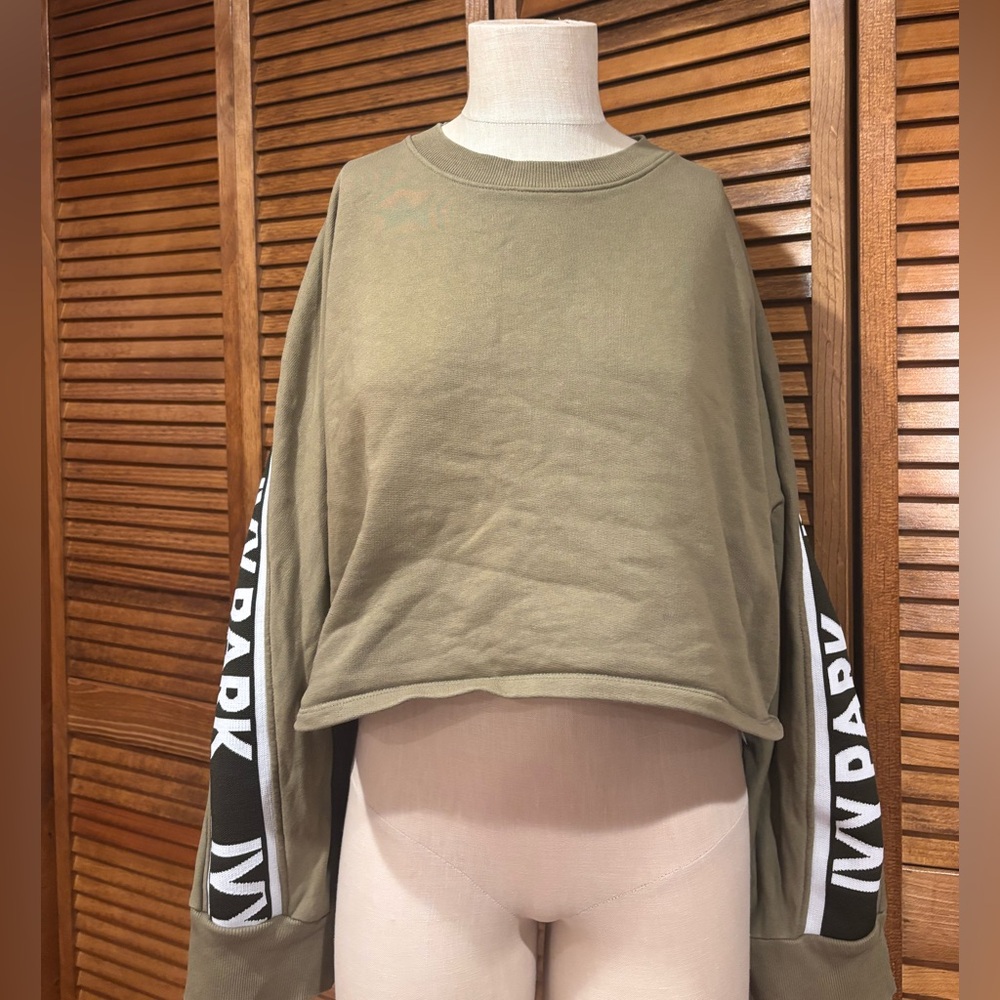 IVY PARK by Beyonce Olive Green Cropped Sweatshirt